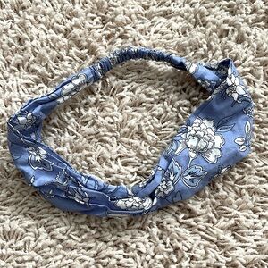 Janie and Jack periwinkle blue floral elastic headband